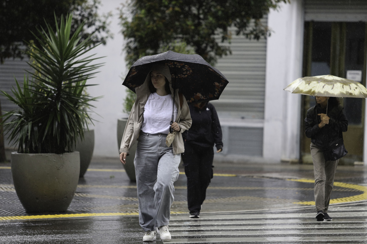Cae del cielo y es más peligroso que la lluvia ácida. Foto: NA.