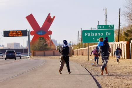 Inmigrantes en la frontera entre Estados Unidos y México. Foto: Reuters (José Luis González)
