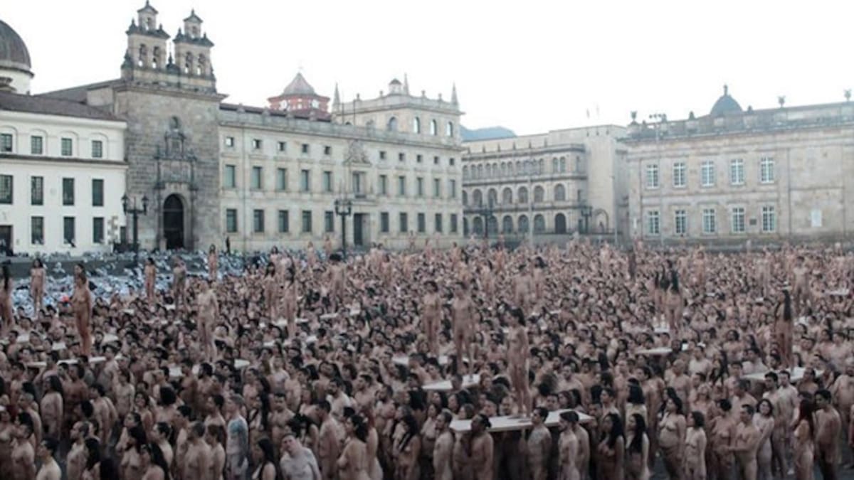 Bogotá se desnudó bajo el lente de Spencer Tunick