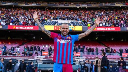Presentación de Dani Alves en Barcelona. Prensa Barcelona.