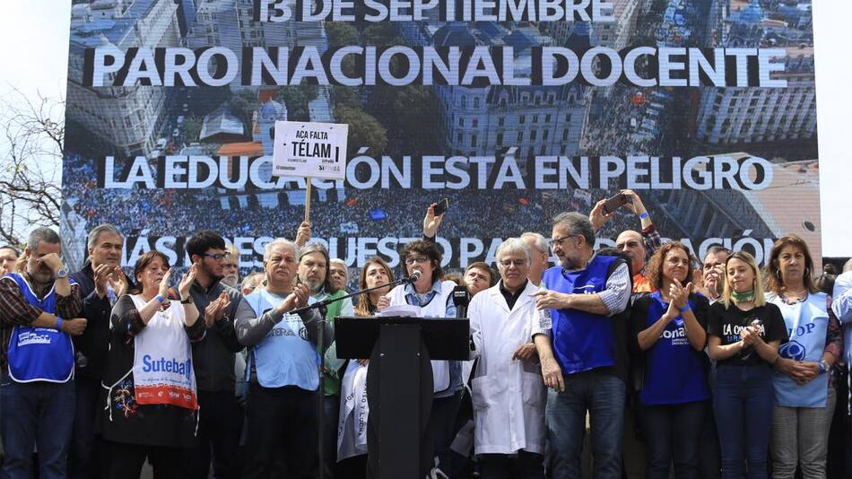 Paro docente - Marcha frente al Congreso (NA)