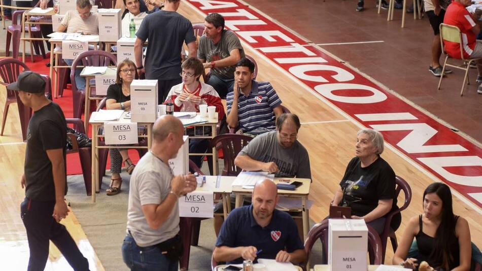 Elecciones en Independiente. Foto: NA