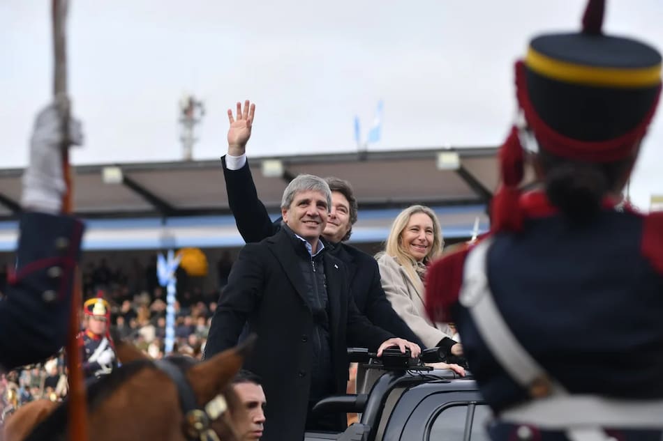 Luis Caputo, Javier Milei y Karina Milei.