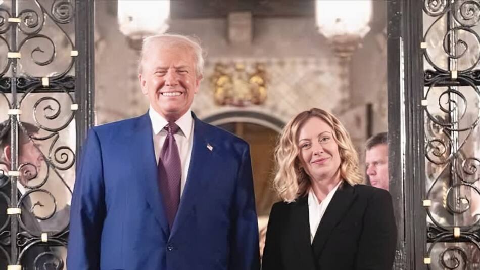 Donald Trump, presidente electo de los Estados Unidos, junto a Giorgia Meloni, primera ministra de Italia. Foto: Reuters.
