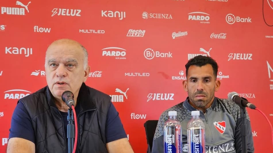 Néstor Grindetti y Carlos Tevez en Independiente. Foto: NA.