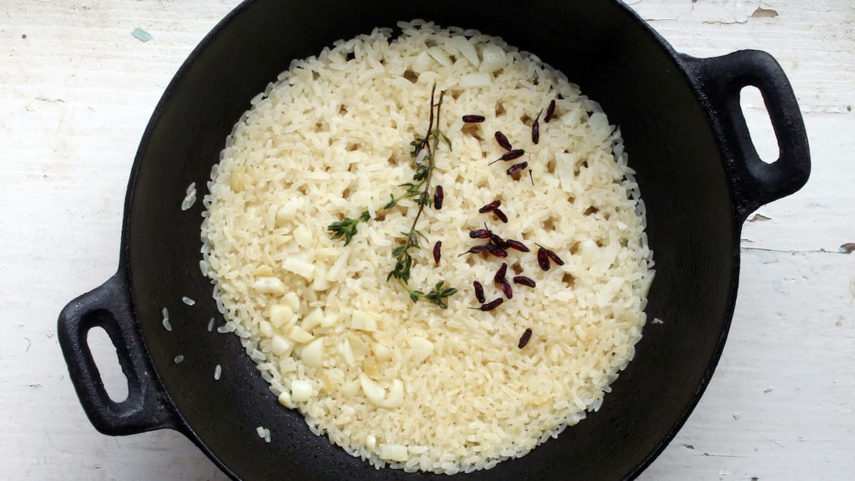 Ni hervido ni salteado: la forma correcta de cocinar el arroz para no elevar la glucosa en sangre