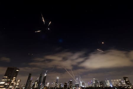 Los violentos ataques entre Israel e Irán. Foto: Reuters (Ronen Zvulun)