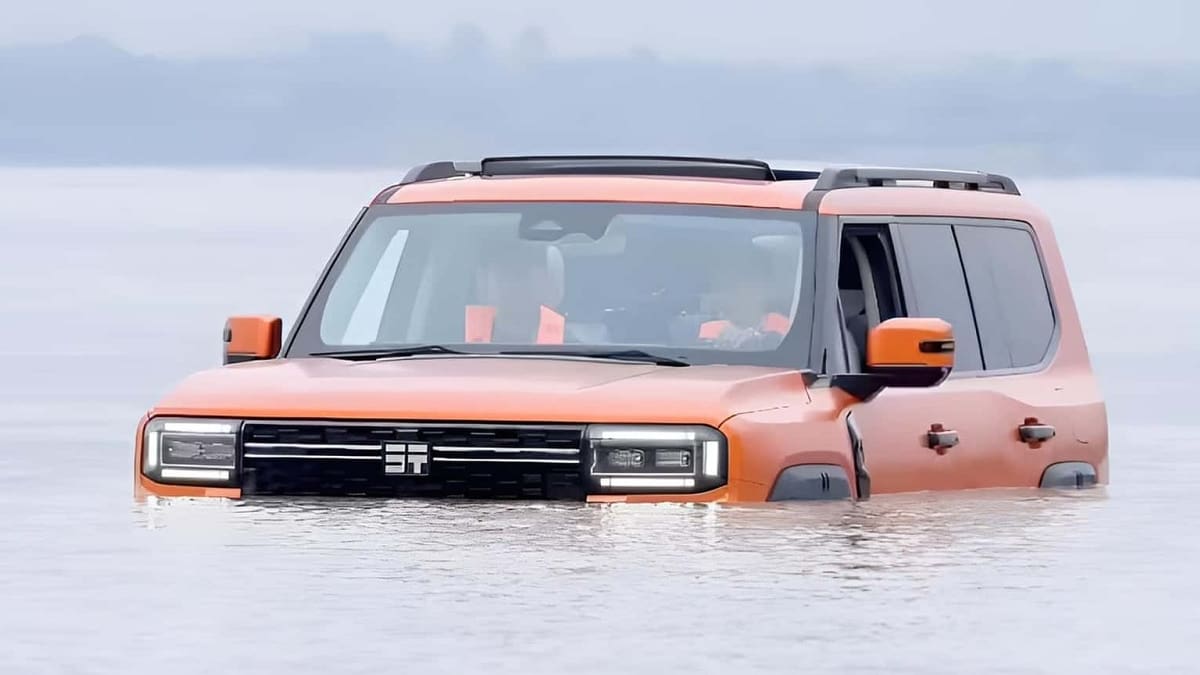 China sube de nivel al transporte con una camioneta eléctrica que puede cruzar carreteras y ríos en 10 minutos
