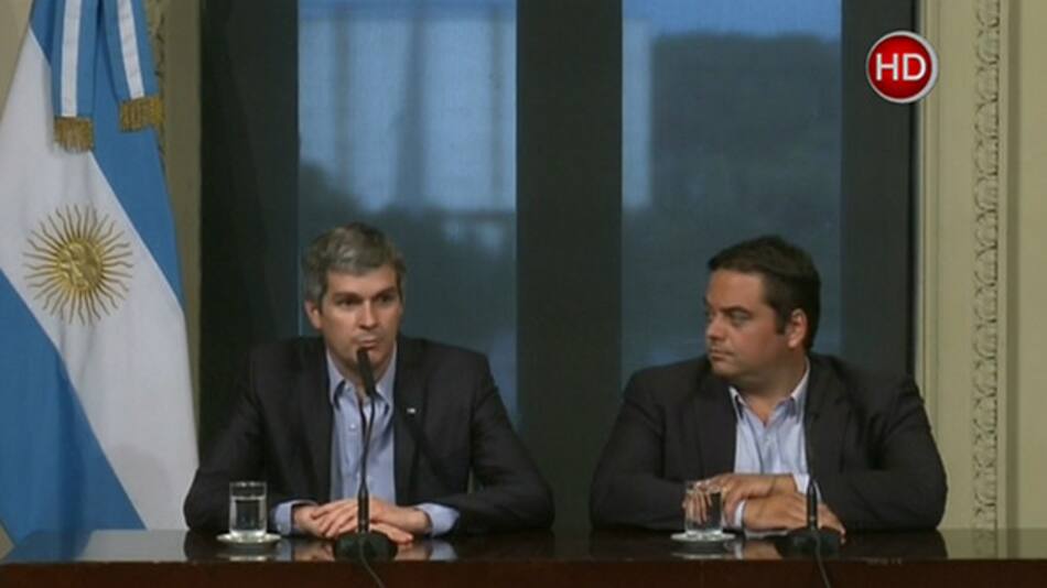 Conferencia tras reunión gobierno - sindicalistas (2 tamaños de foto)