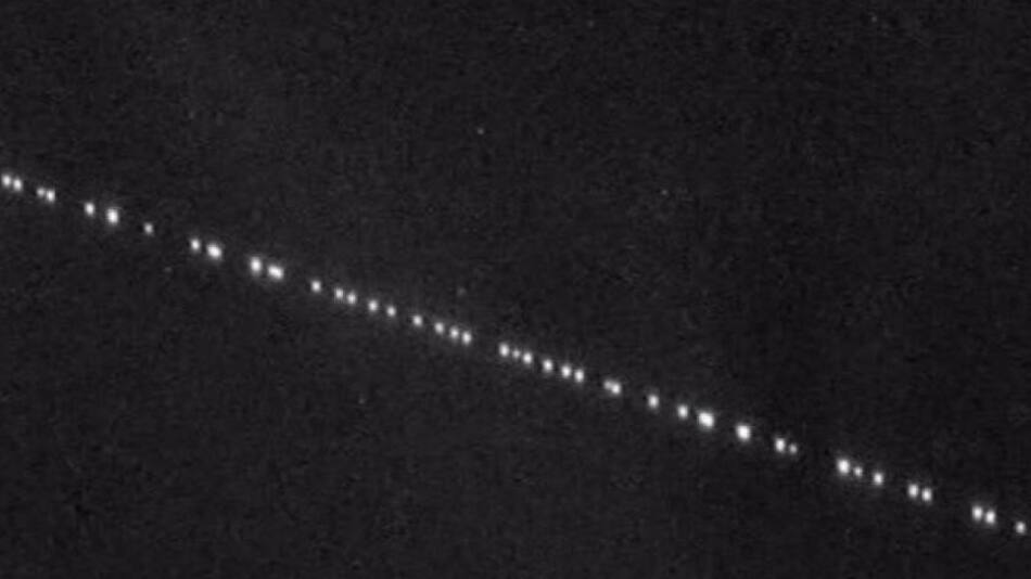 Tren de satélites vistos en el interior de la provincia de Buenos Aires