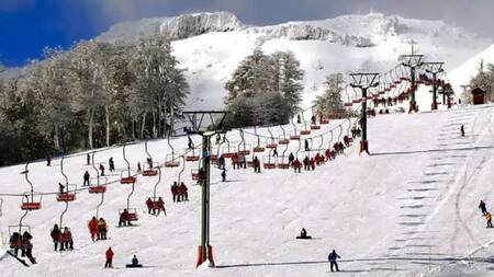 Se preadjudicó una nueva concesión para el Cerro Chapelco. Foto: X/@grupolatecla