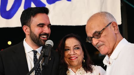 Zohran Mamdani y sus padres