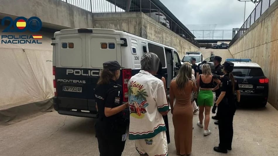 Argentinas detenidas en Ibiza por no pagar una comida. Foto: NA.