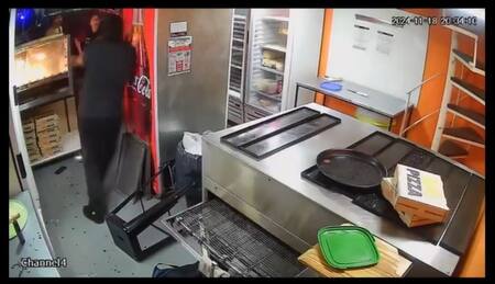 El agresor intentó suicidarse tras apuñalar a su pareja. Foto: Captura de video.