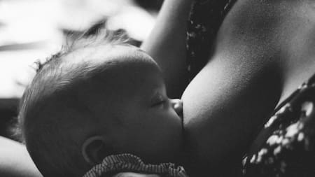 Maternidad, lactancia, bebé, salud. Foto: Unsplash