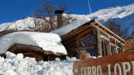 Avalancha en el Cerro López de Bariloche: al menos un muerto y buscan otro desaparecido