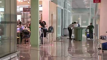 Inundaciones en el aeropuerto de Barcelona, España. Foto: Captura Reuters.