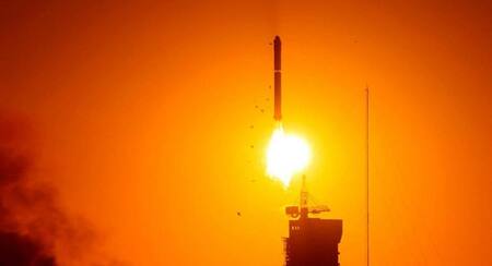 Lanzamiento de satélite, China, Foto NA