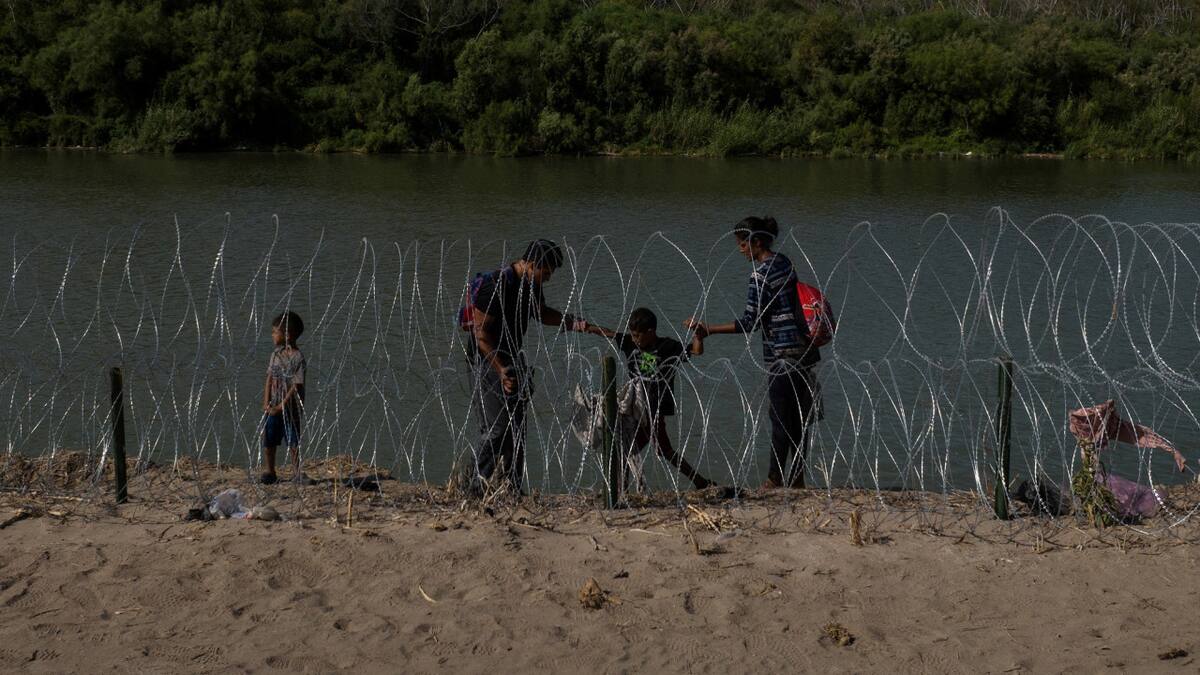 Alambres instalados en Texas. Foto: Reuters