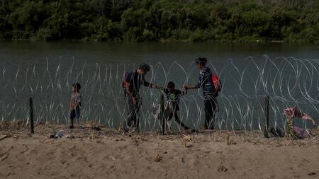 Alambres instalados en Texas. Foto: Reuters