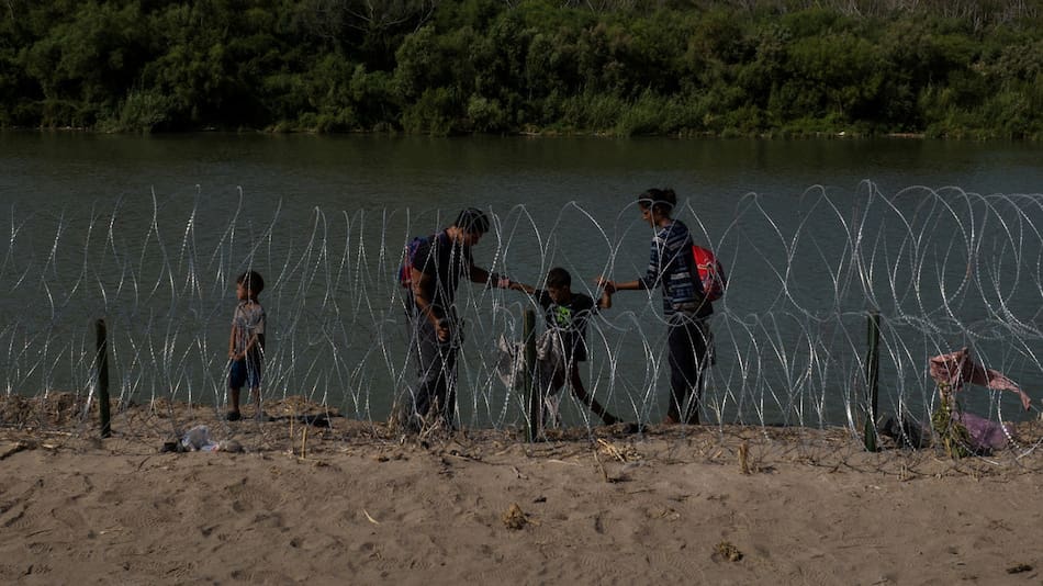 Alambres instalados en Texas. Foto: Reuters