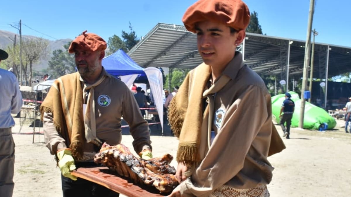 Parrilleros de todo Sudamérica llegan a Argentina para el 3° Torneo del Asado a la Estaca: entrada gratis, shows y tradición