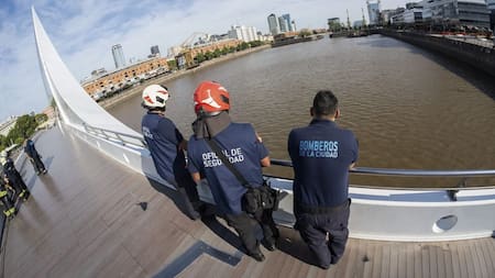Encontraron un cuerpo flotando en el Dique 3 de Puerto Madero: investigan un posible suicidio