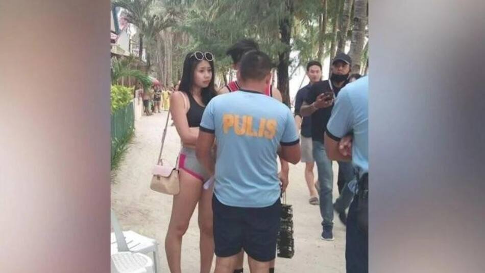 Detención de turista por el tamaño de su bikini en Filipinas