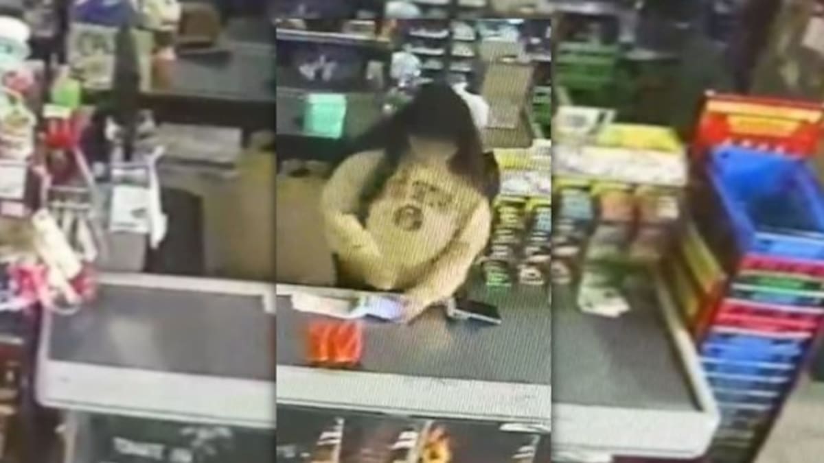 Robo de una cajera de supermercado con un QR.