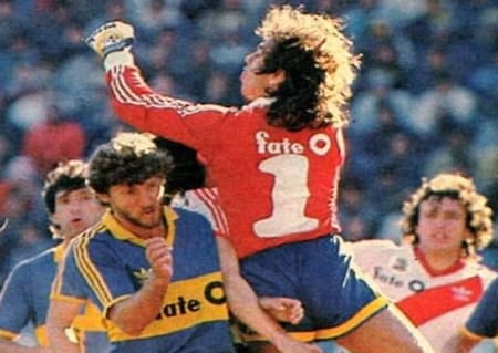 Boca y River con Fate como sponsor.