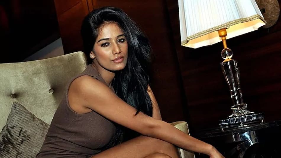 Poonam Pandey, actriz india.