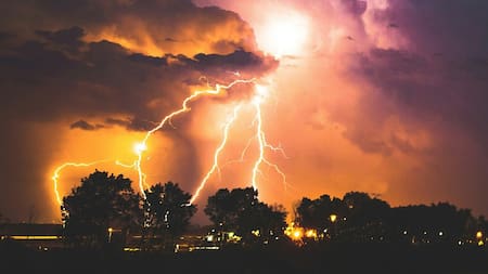 Alerta amarilla por lluvias eléctricas y ráfagas de vientos.