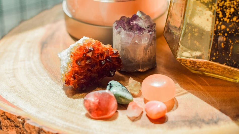 Elementos para hacer rituales. Foto: Unsplash.