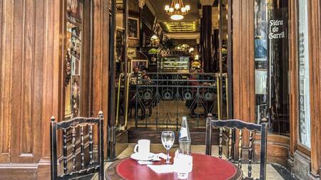 Avenida de Mayo, Café Tortoni, turismo, Buenos Aires