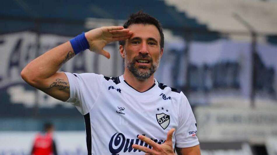 Mariano Pavone, futbolista. Foto: Twitter @qacoficial