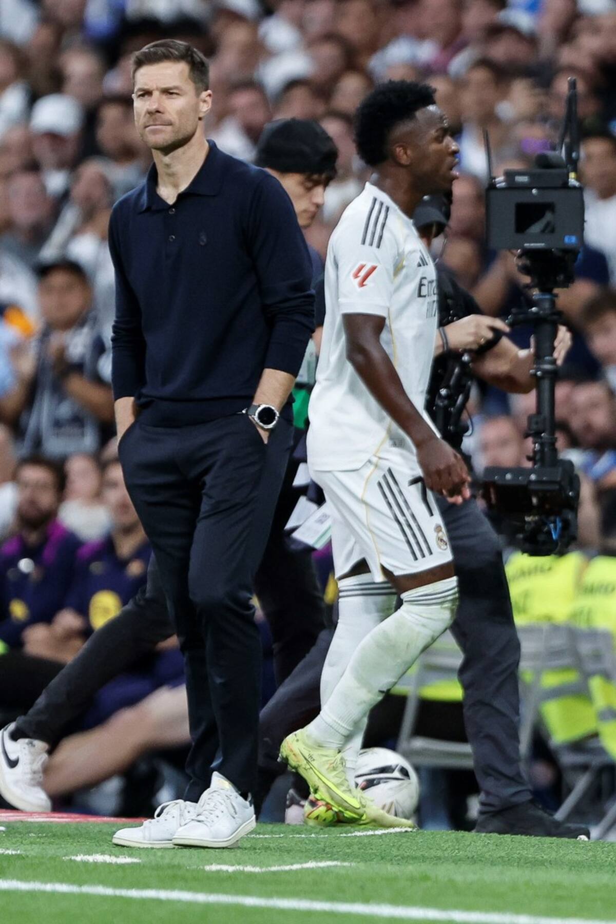 Cambio de Vinicius en el clásico ante Barcelona.