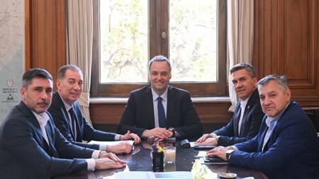 Diego Santilli y Manuel Adorni suman el apoyo de los gobernadores.