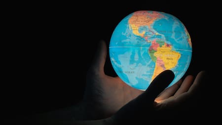 El planeta Tierra acelera su rotación.