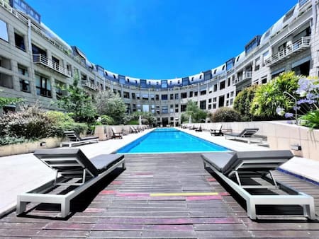 El famosos Palacio Alcorta es un edificio residencial de lujo ubicado en la Avenida Presidente Figueroa Alcorta 3351 y ocupa toda una manzana del barrio de Palermo Chico. Foto: NA