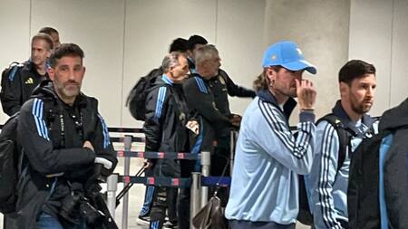 Bronca en la delegación de la Selección Argentina con Chile. Foto: X @salvatorenasca