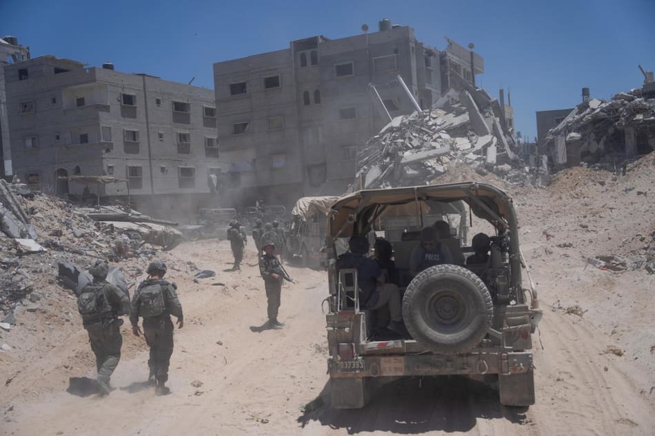 El ejército israelí invitó a los periodistas a un recorrido por Rafah. Foto: EFE