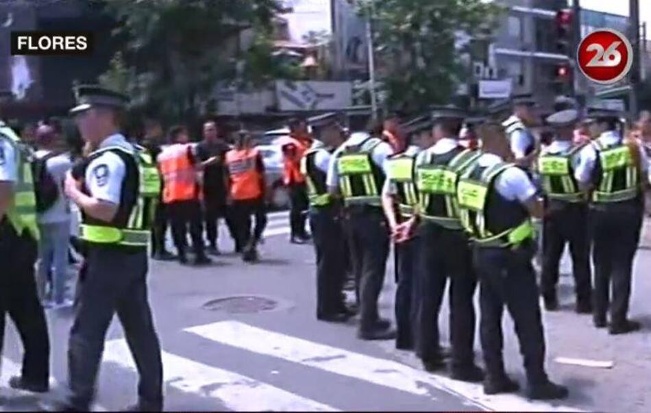 Manteros en Avenida Avellaneda