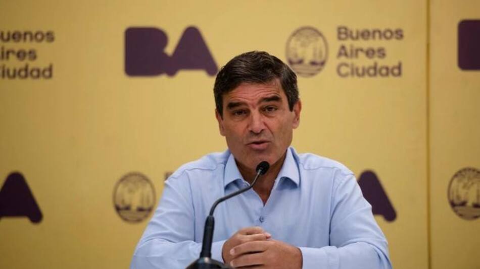 Fernán Quirós, ministro de Salud de la Ciudad