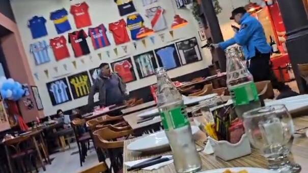 Terror en un parrilla: un policía mató a un hombre que lo amenazaba con un cuchillo