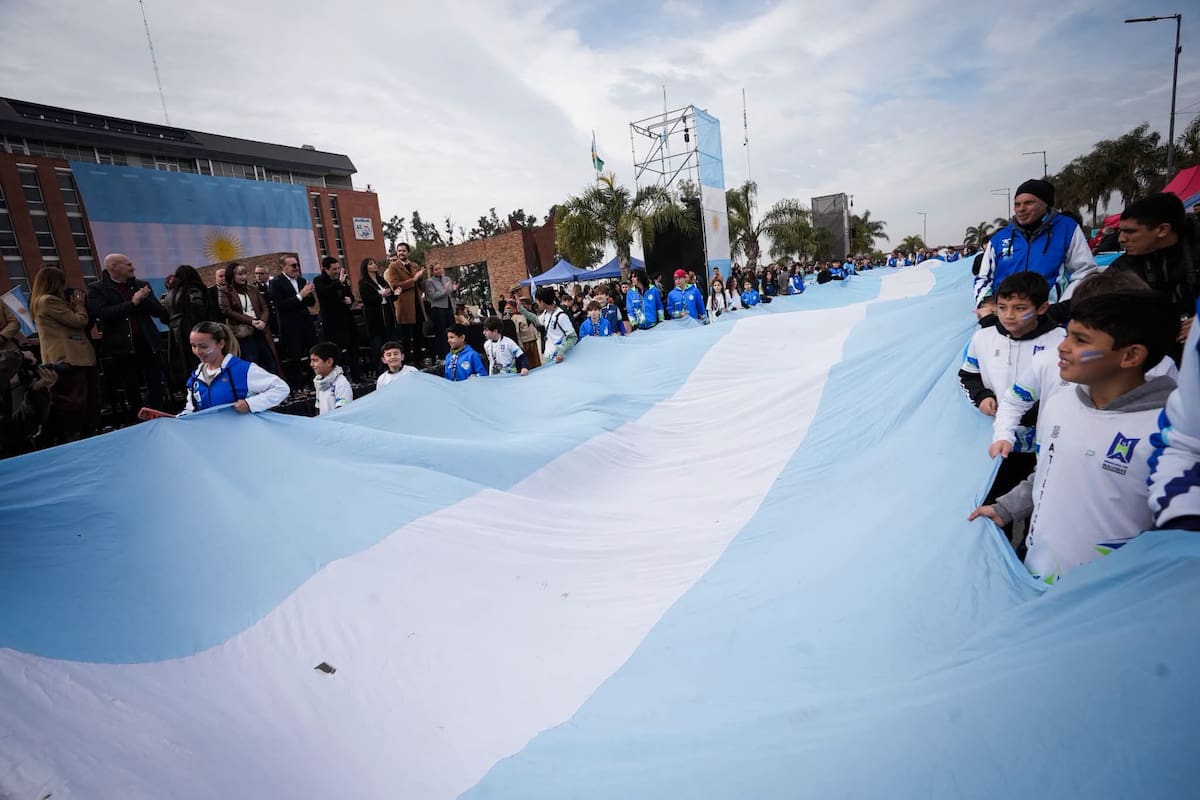 Acto por el Día de la Independencia en Malvinas Argentinas.