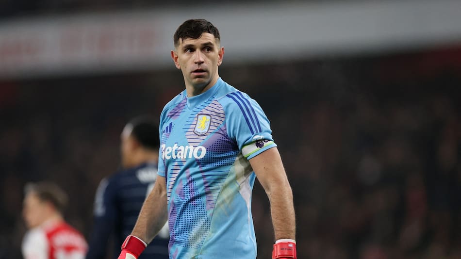 Dibu Martínez podría tener otro campeón del mundo como compañero en Aston Villa. Foto: Reuters / Hannah Mckay