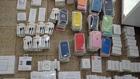 Secuestro de material robado en allanamiento de Recoleta. Foto: Diario Popular.