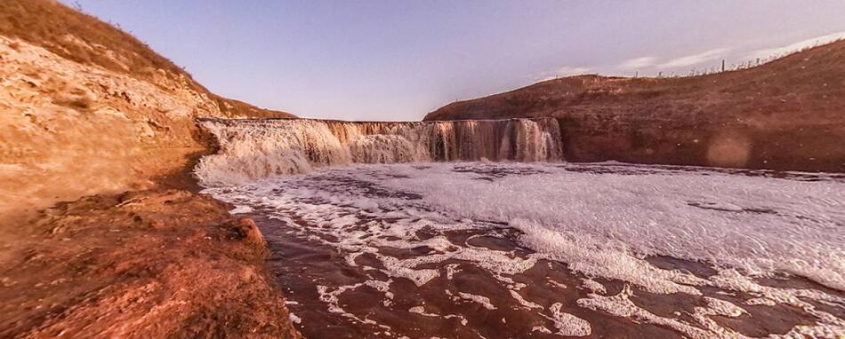 Una cascada impresionante en Buenos Aires. Foto: Turismo Coronel Dorrego.