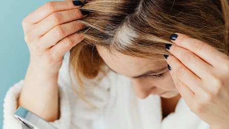 Aparicion de canas. Fuente: Pexels.