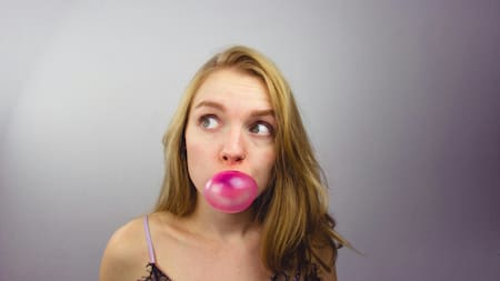 Masticar chicle: estos son los cuatro beneficios que trae a tu salud sin darte cuenta